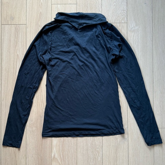 Velvet by Graham Spencer Meri Wrap Front Fitted Top in Navy Size Small - Picture 7 of 9